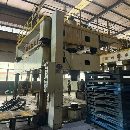 精品湖州800T油压机！台面2500X3500多孔顶出，有需要.